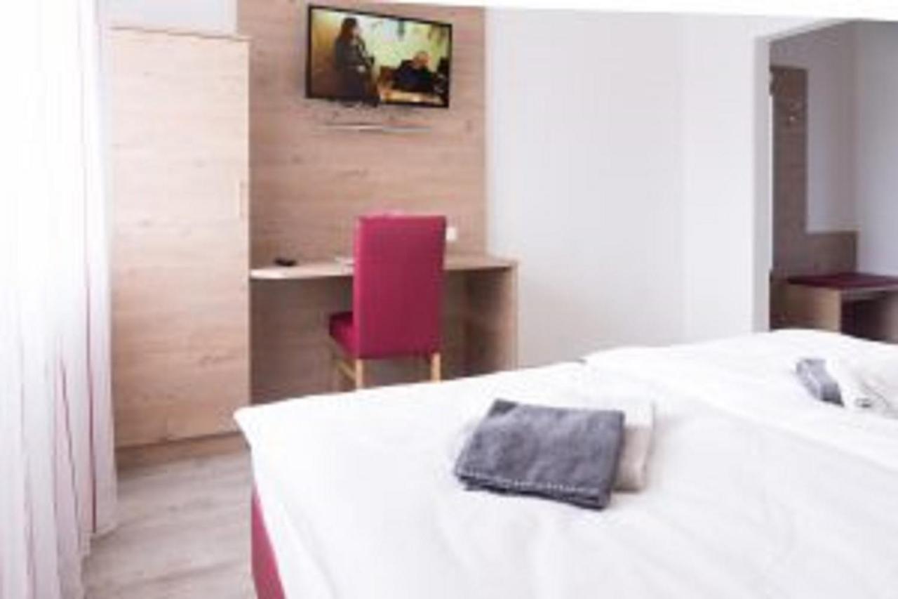 Bauers Gaestehaus Obersiebenbrunn エクステリア 写真