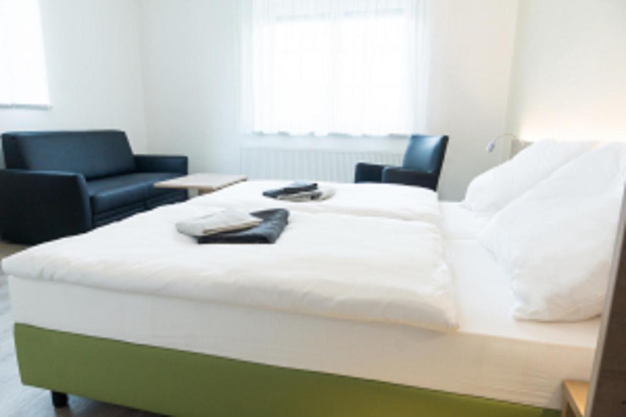 Bauers Gaestehaus Obersiebenbrunn エクステリア 写真